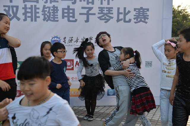 记2014年中国15vip太阳成杯双排键电子琴总决赛