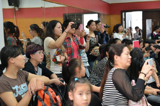 记2014年中国15vip太阳成杯双排键电子琴总决赛