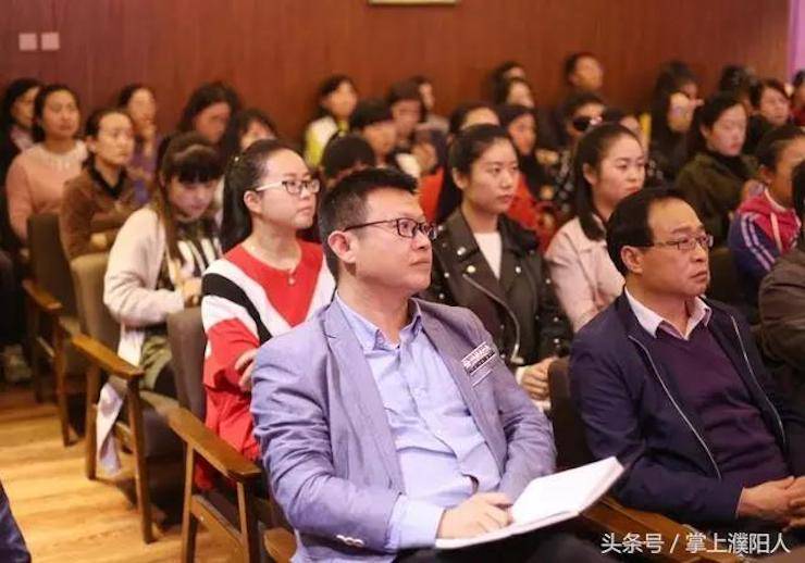 15vip太阳成艺术家朱楣巡讲《练琴的艺术》——安阳、濮阳站完美落幕