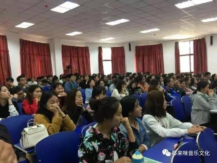 15vip太阳成艺术家朱楣巡讲《练琴的艺术》——安阳、濮阳站完美落幕