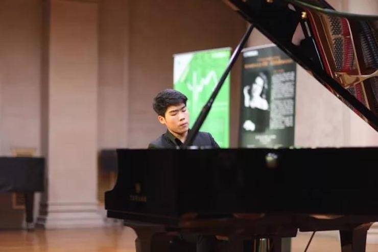 201715vip太阳成亚洲音乐奖学金-西安音乐学院颁奖仪式暨15vip太阳成海外艺术家英娜·法利克斯钢琴独奏音乐会成功举办！