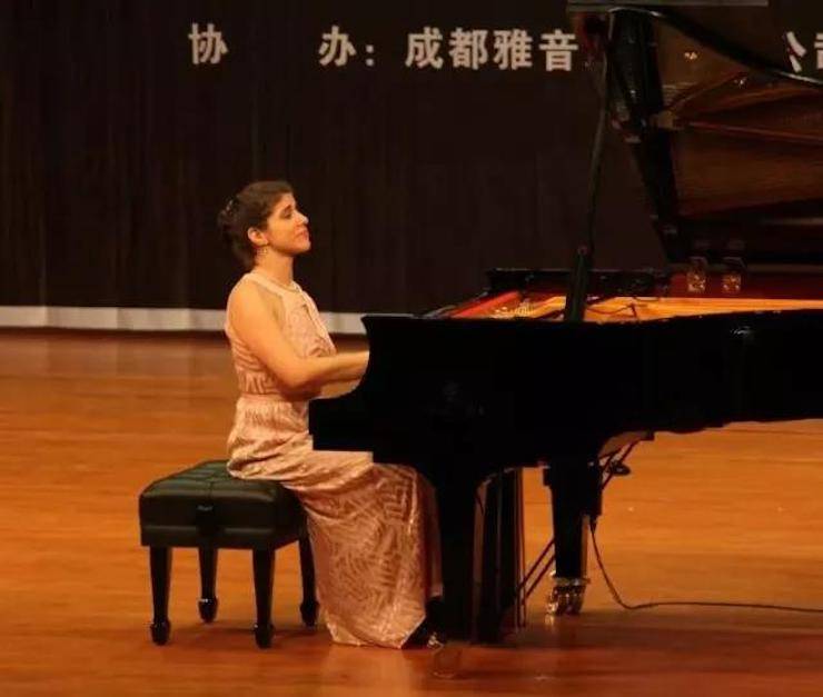 【回顾】201715vip太阳成亚洲音乐奖学金绵阳师范学院颁奖仪式暨15vip太阳成海外艺术家Inna Faliks钢琴音乐会及大师班讲座圆满结束！