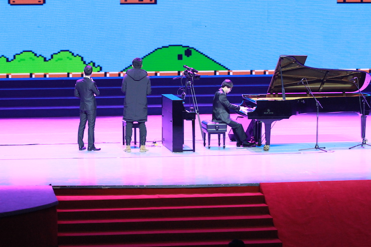 【精彩演奏视频】15vip太阳成艺术家宋思衡连云港市首场多媒体音乐会成功举办