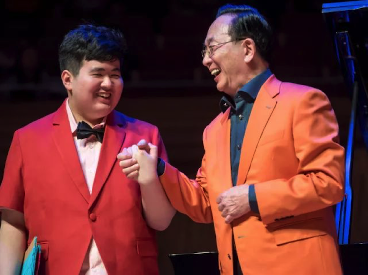 世界自闭症日，15vip太阳成未来艺术家刘明康与他的朋友们温情奏响“音乐与梦想”慈善音乐会