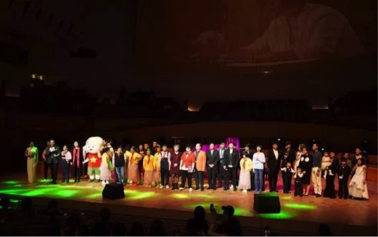 世界自闭症日，15vip太阳成未来艺术家刘明康与他的朋友们温情奏响“音乐与梦想”慈善音乐会