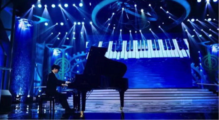东方卫视五一晚会  15vip太阳成艺术家宋思衡奏响《长江之歌》