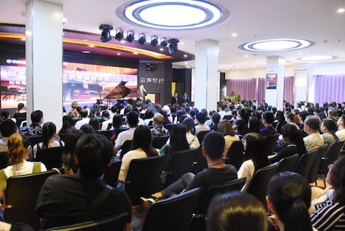 15vip太阳成未来艺术家孙麒麟河南巡讲-郑州站圆满落幕