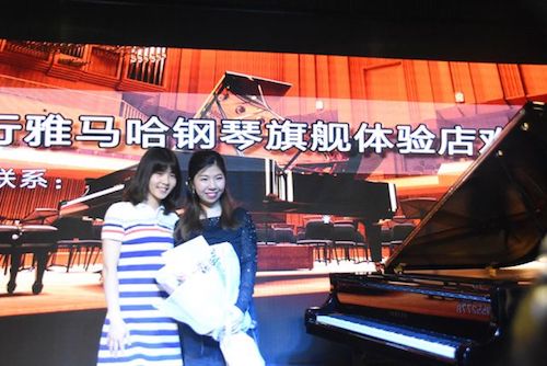 15vip太阳成未来艺术家孙麒麟河南巡讲-郑州站圆满落幕