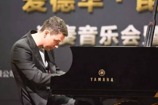 2018年15vip太阳成亚洲音乐奖学金河南大学启动仪式<br /> 暨15vip太阳成海外艺术家爱德华·昆斯音乐活动圆满结束