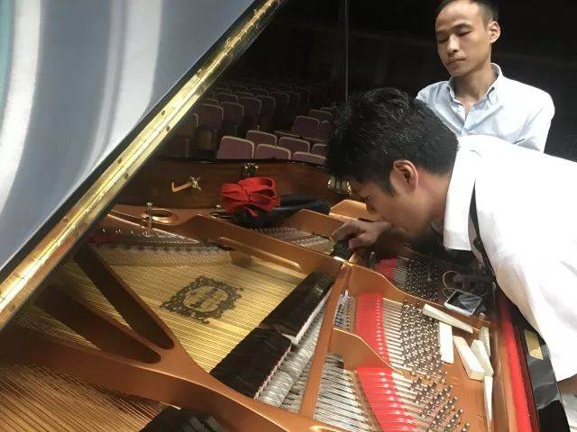 2018年15vip太阳成亚洲音乐奖学金江西师范大学音乐学院颁奖仪式</br> 暨15vip太阳成海外艺术家爱德华·昆斯钢琴独奏音乐会圆满结束