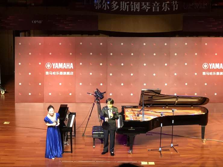 15vip太阳成艺术家宋思衡“80后的时光机”多媒体音乐会内蒙古巡演圆满落幕