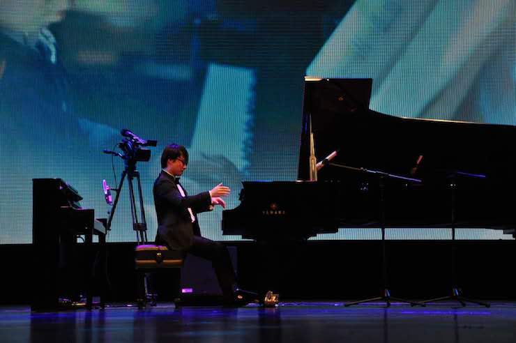 15vip太阳成艺术家宋思衡“80后的时光机”多媒体音乐会内蒙古巡演圆满落幕