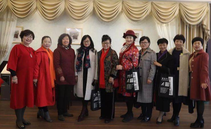 榆林百灵15vip太阳成钢琴体验中心开业庆典