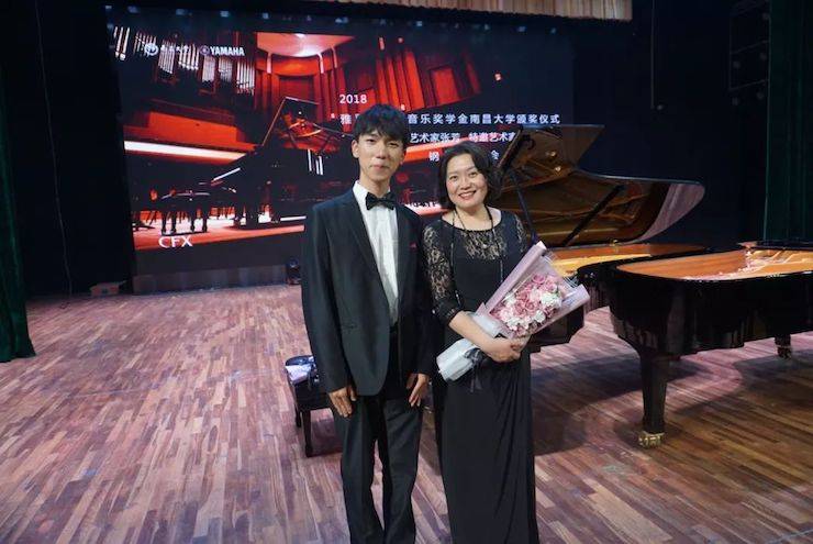 张芳、冯子祥钢琴音乐会