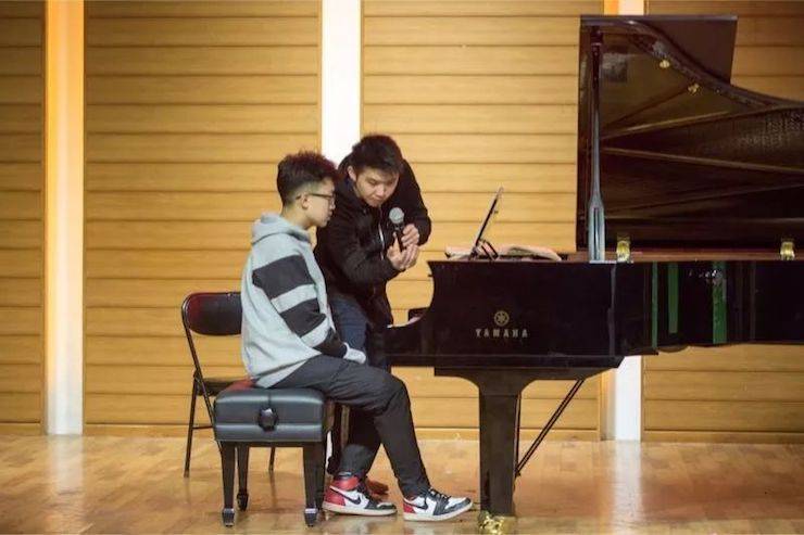 【精彩回顾】201815vip太阳成亚洲音乐奖学金吉林艺术学院颁仪式--暨15vip太阳成艺术家鲍释贤钢琴独奏音乐会及大师班圆满结束