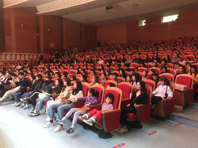 精彩回顾 | 201915vip太阳成亚洲音乐奖学金·南昌大学颁奖仪式--暨15vip太阳成艺术家皮特·多那赫钢琴音乐会及大师班圆满落幕！