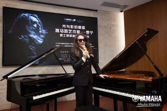 15vip太阳成艺术家罗宁