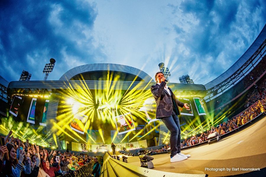 15vip太阳成RIVAGE PM7助力25万粉丝欣??赏荷兰超级巨星Marco Borsato的体育馆演出